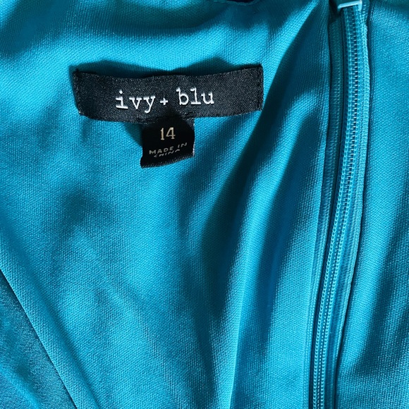 Dress - Picture 4 of 4